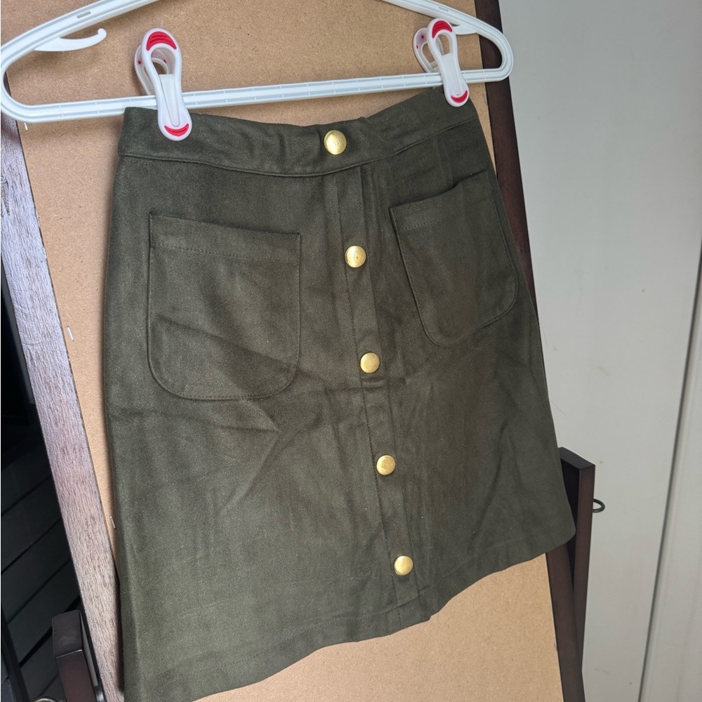Elegant Olive Buttoned Mini Skirt